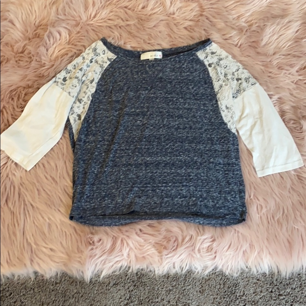 🐙Laced sleeved shirt🐙